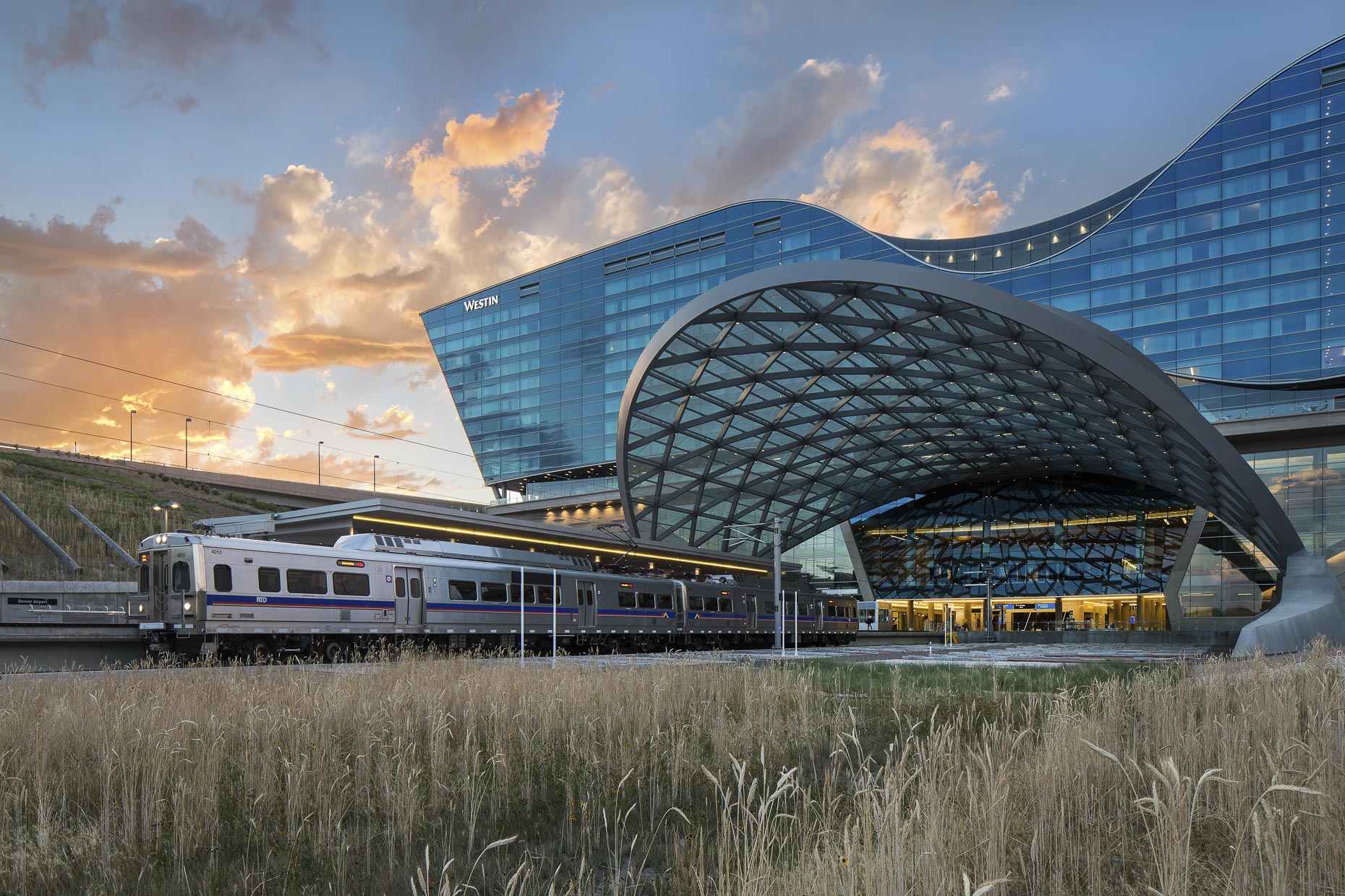 Westin Denver International Airport by HNTB photographed by Brad Feinknopf based in Columbus, Ohio