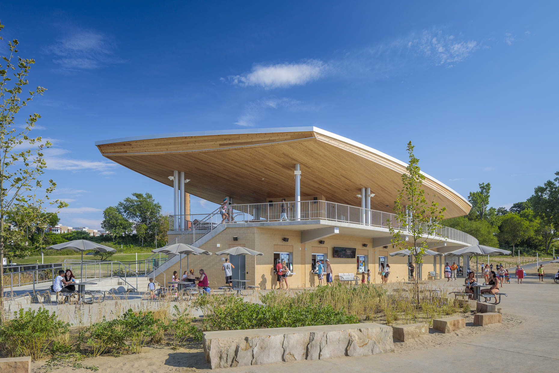 Edgewater Park Beach House by Bialosky Cleveland photographed by Brad Feinknopf based in Columbus, Ohio