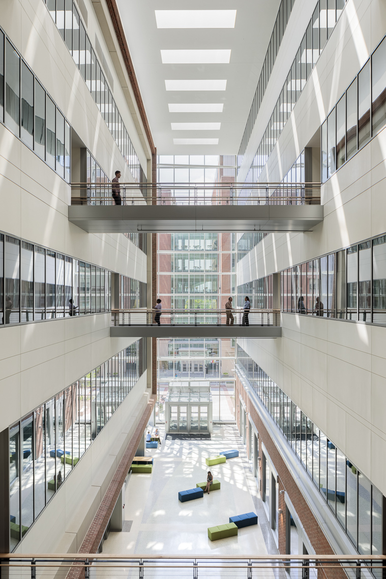 University of Maryland - Baltimore HSF III by HOK photographed by Brad Feinknopf based in Columbus, Ohio