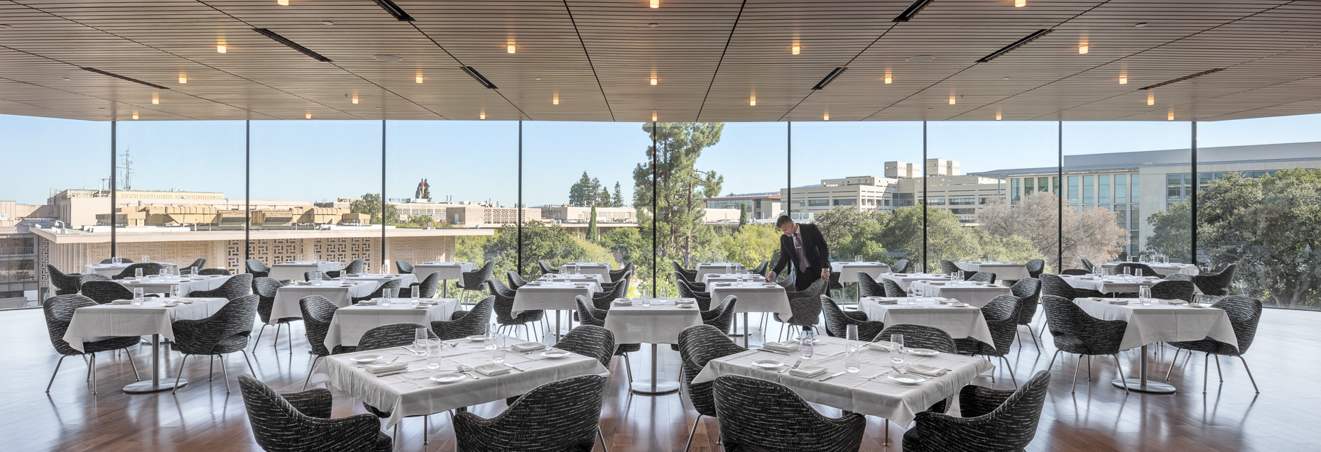 Stanford University Dining Services by Rafael Viñoly Architects photographed by Brad Feinknopf based in Columbus, Ohio