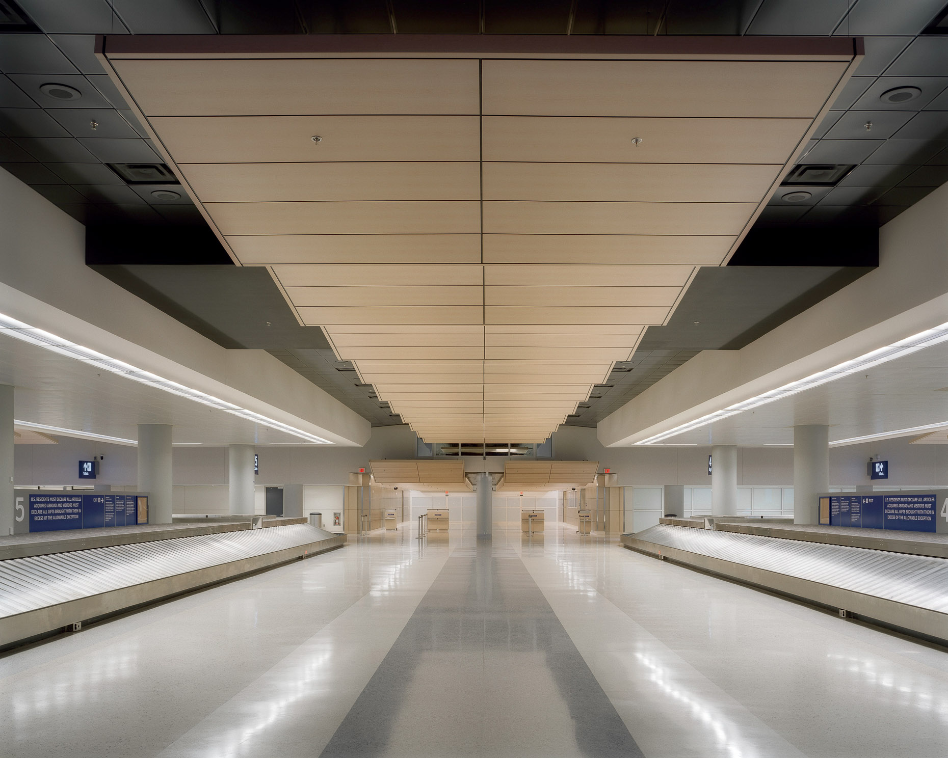 DFW International Airport by HNTB photographed by Brad Feinknopf based in COlumbus, Ohio
