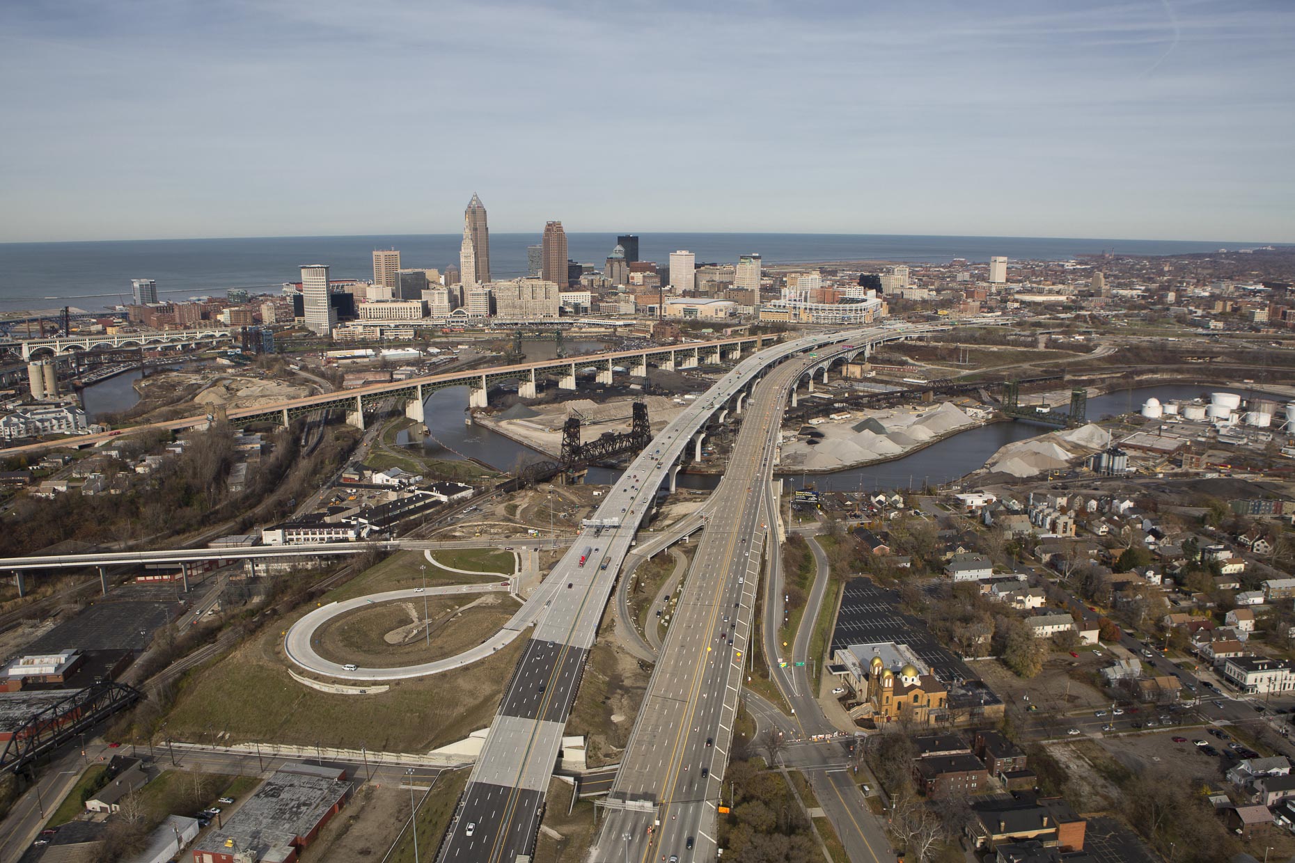 US I-90 Cleveland Innerbelt Bridge by HNTB photographed by Brad Feinknopf based in Columbus, Ohio