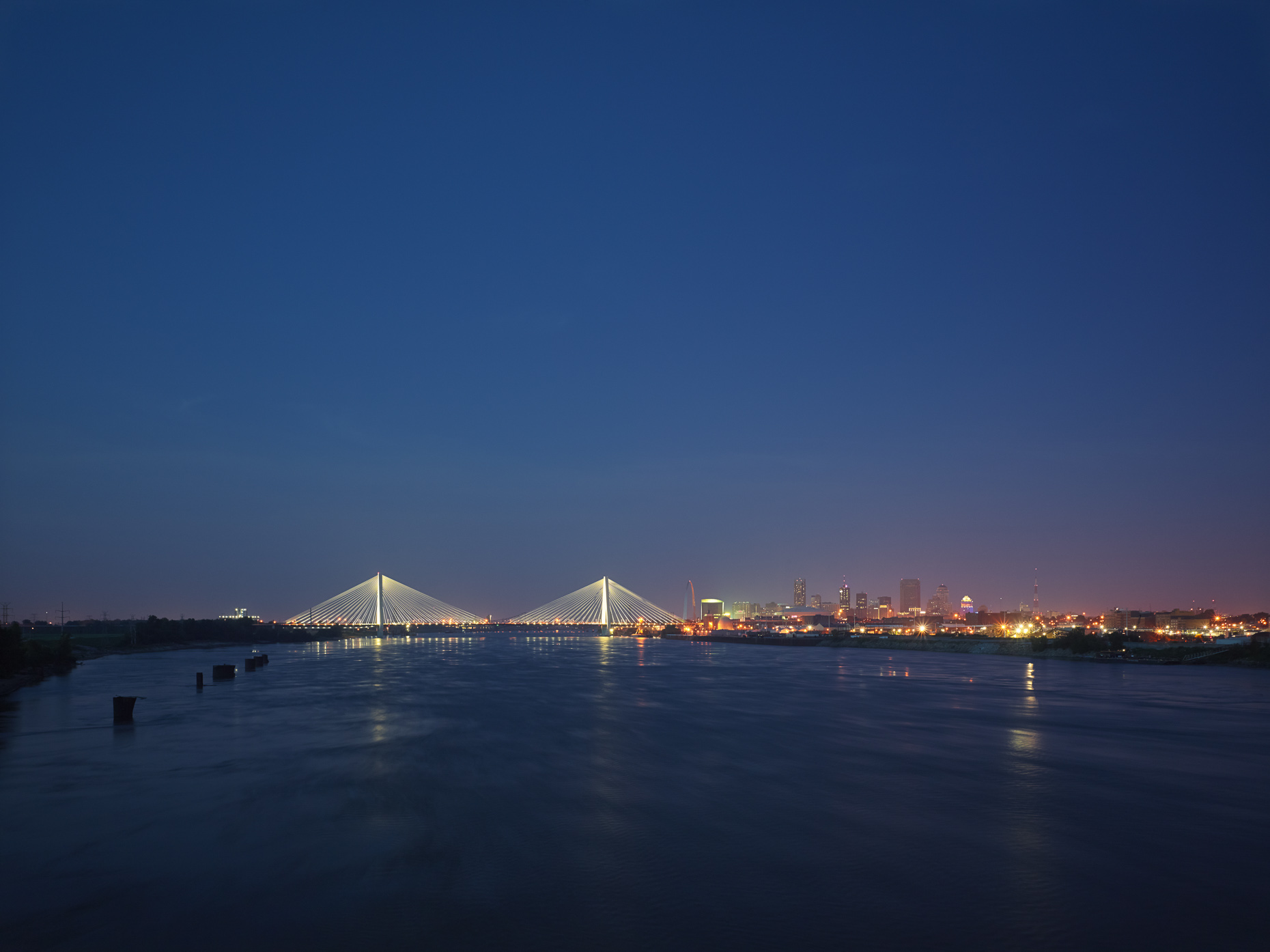 US I-70 Stan Musial Veterans Memorial Bridge by HNTB photographed by Brad Feinknopf based in Columbus, Ohio